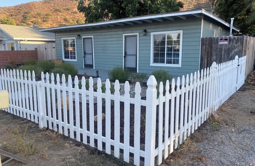 Lakeland Village Cabina | Remodeled Lake House Cabin w/ National Forest Mountain Views