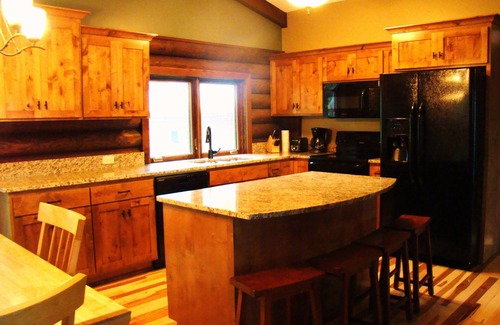 Alexandria Casa | Remodelado Log Cabin Inicio de la Cadena de Lagos