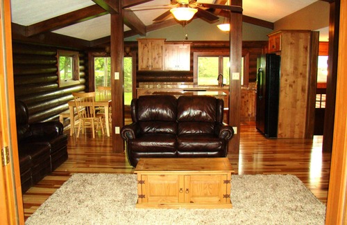 Alexandria Casa | Remodelado Log Cabin Inicio de la Cadena de Lagos