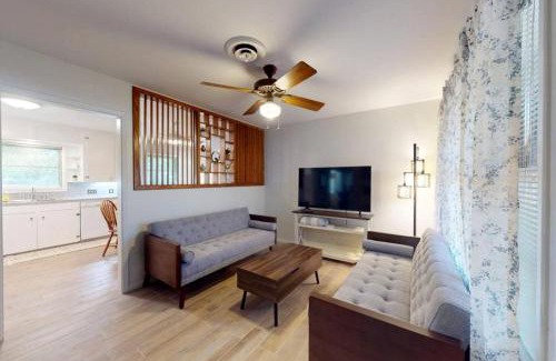 Navasota Casa | Remodeled Mid-Century Home Near Downtown & Hwy 6 in College Station, Texas