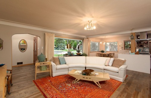 Loveland Casa | Remodeled mid-century home minutes from Estes Park/Fort Collins. Pet friendly