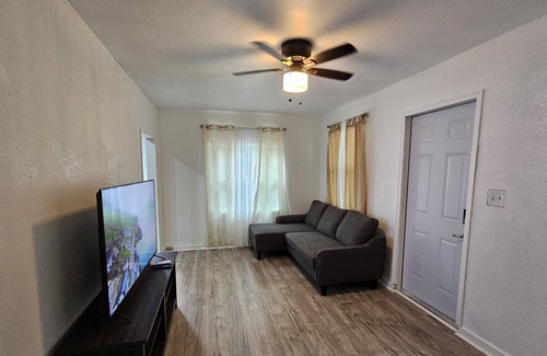 Fort Pierce Casa | Remodeled Mini House 5 minutes from the beach