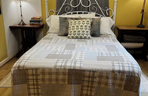 Clarkdale Otro | Remodeled modular farmhouse in Acworth near LakePoint Sports complex - Emerson