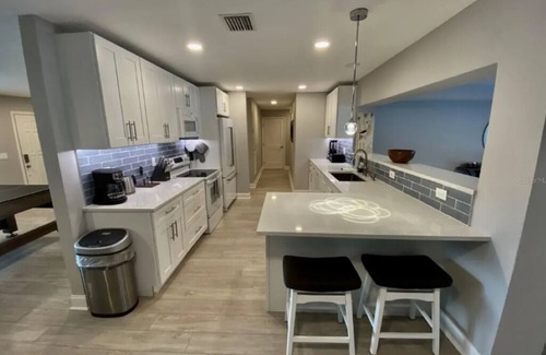 Palma Sola Casa | Remodeled Pool Home in NW Bradenton - Just 5 miles to Anna Maria Island!