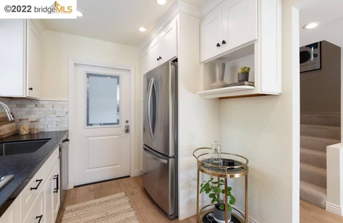 North Berkeley Casa | Remodeled Quiet Townhome with Spacious Yard - Walking distance to UC Berkeley