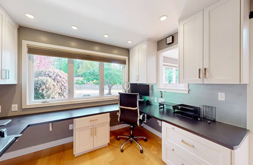 Jacoby Creek Casa | Remodeled ranch home with hot tub, basketball, 4 fireplaces, firepit, Ping-Pong
