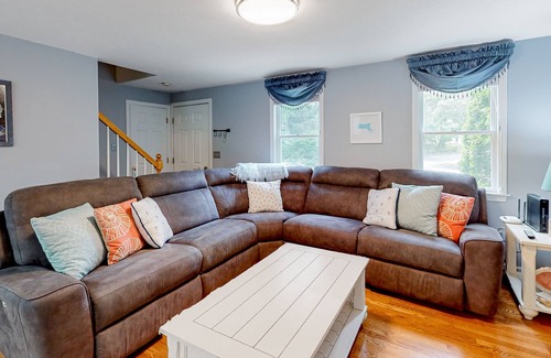 Cotuit Casa | Remodeled Retreat w/ Expansive Deck & Fire Pit - Near Village & Loop Beach