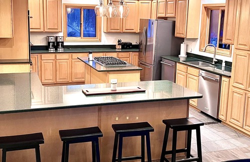 Orr Casa | Remodeled Secluded 7 bedroom Lodge in the heart of Black Bay on Lake Vermilion