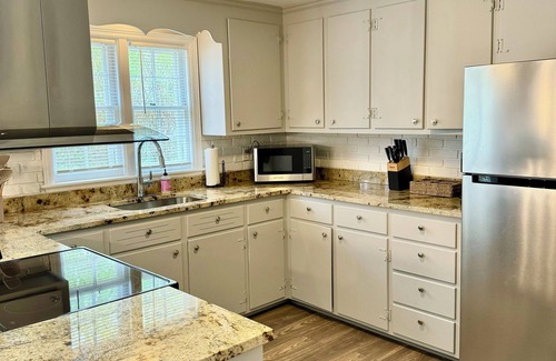 Worcester Casa | Remodeled Single Family, Enjoy a experience at this centrally located place.