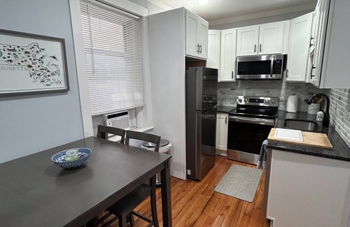 Packard's Corner Apartamento | Remodeled Spacious Apartment in Perfect Location