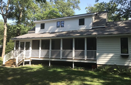 Michiana Casa | Remodeled Spacious Farmhouse-1 Block to Beach w/Gourmet Kitchen & Enclosed Porch