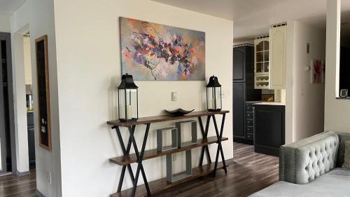 North City Casa | Remodeled, Spacious, Modern Retreat 5 BR, 3BA, 2KIT