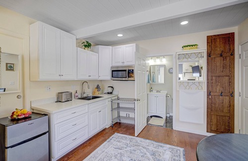 Milpitas Casa | Remodeled Studio w/Fast Wi-Fi in Heart of Bay Area