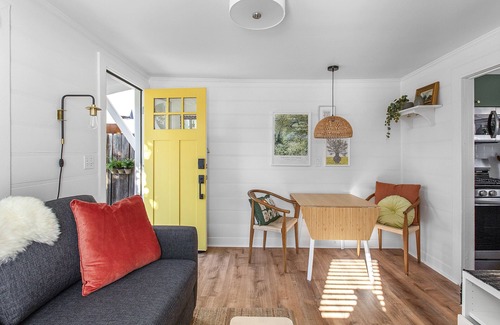 Carlson Park Cabaña | Sunny + Elegante cabaña en Culver City con estacionamiento