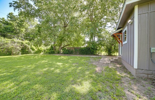 Tulsa Cabaña | Remodeled Tulsa House w/ Yard ~ 4 Mi to Downtown!