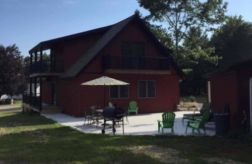 Mears Casa | Remodelado Upper Silver Lake, cerca de la entrada de dunas Disponible ahora para fines de semana