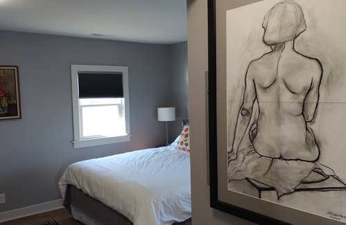 Riverview Apartamento | Remodeled Upstairs Apartment with Skyline & River views