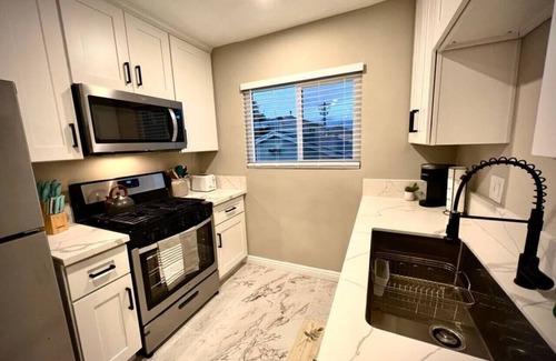 Montrose Apartamento | Remodeled 2 Bed/2 Bath in the heart of Montrose!