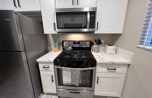 Montrose Apartamento | Remodeled 2 Bed/2 Bath in the heart of Montrose!