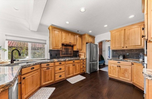 Post Falls Casa | Remodeled Waterfront House with Lake Access near Downtown Coeur d'Alene!