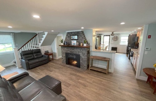 Lochmere Casa | Private Lakefront Winnisquam Home - Dock, Dogs, Kayaks, Fire Pit, Ample Parking