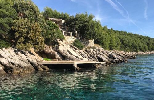 Selca Casa | Remote Beach House Studena Brač