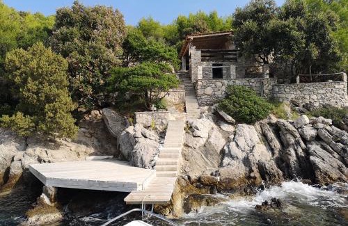 Selca Casa | Remote Beach House Studena Brač