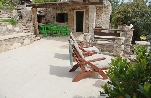 Selca Casa | Remote Beach House Studena Brač