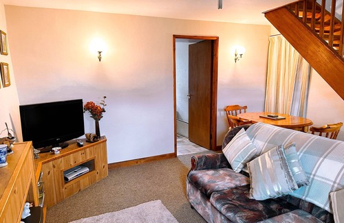 Arkengarthdale Cabaña | Remote Cottage on the grounds of a working farm with central heating, smart TV and WiFI.