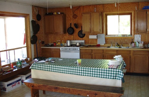 Rainy River District Cabina | Remote Fishing Cabin - Only Cabin On the Lake (Rate includes boats & motors)