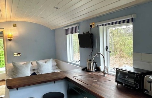 Sittingbourne Cabina | Remote hut set in the beautiful Kent Downs