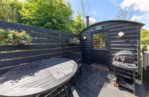 Sittingbourne Cabina | Remote hut set in the beautiful Kent Downs