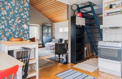 Kalix Municipality Casa | Remote Lakeview Cabin Escape
