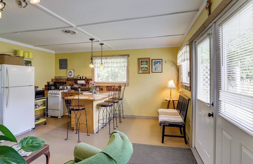Bourbon Cabaña | Remote Missouri Getaway w/ Grill & Fire Pit!