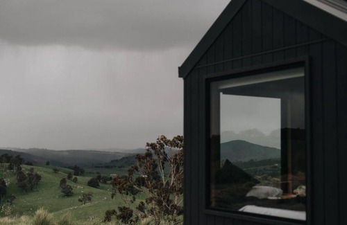 Oberon Council Casa | Remote Off-Grid Cabin Hidden in Nature - Hot Tub - Tibor