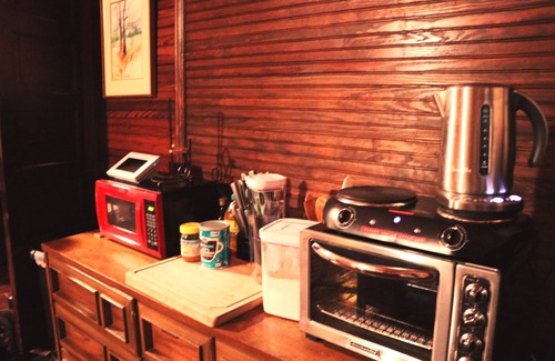 Gainesboro Otro | Remote One-Room Farm Church 1hr from Nashville!