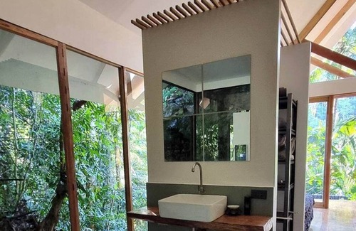 Siquijor Chalet De Esquí | Remote/Secluded Home near Secret Blue Lagoon with Motorcycle and private Gazzibo