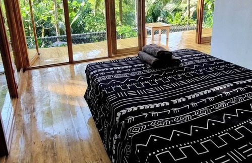 Siquijor Chalet De Esquí | Remote/Secluded Home near Secret Blue Lagoon with Motorcycle and private Gazzibo