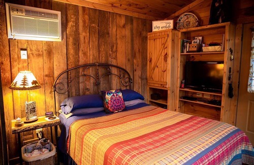 Robbinsville Cabina | Remote Tree-House Style Cabin in Nantahala National Forest