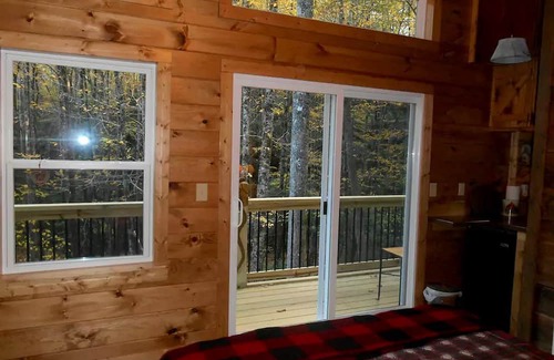 Robbinsville Cabina | Remote Tree-House Style Cabin in Nantahala National Forest