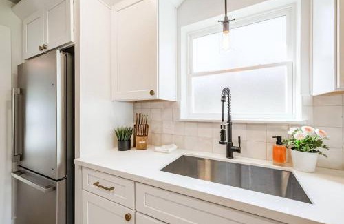 Garden Oaks Casa | Rena Near Heights & Downtown