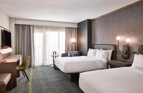 Glendale Sports and Entertainment District Hotel | Renaissance Phoenix Glendale Hotel & Conference Center