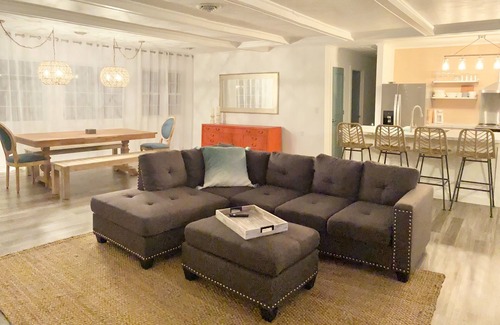 Ocracoke Casa | “Rendezvous” A Spacious, Newly Renovated 4BR Charmer