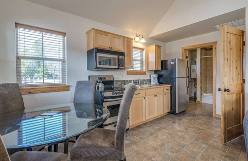 Sandpoint Casa | Rendezvous - Courtyard Beach Bungalow