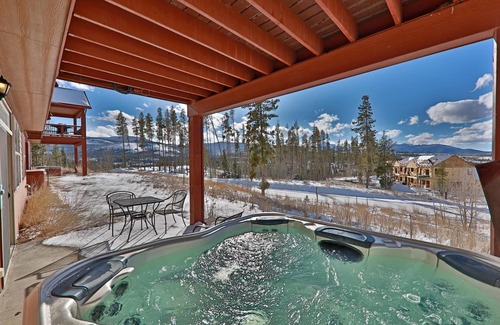 Rendezvous Casa | Rendezvous Discovery 3 Br 3 Bedroom Home by RedAwning