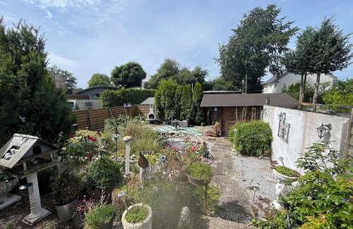Neumuenster Casa | Rendsburgerstraße 161 - 4 bedrooms with parking space