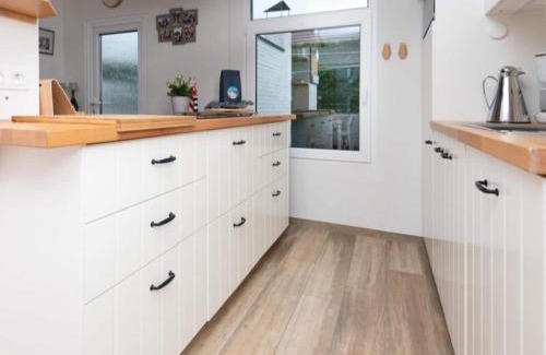 Renesse Casa | Renesse Holiday Home w Fireplace