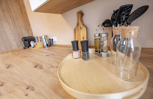 Ruhla Apartamento | Rennsteig Apartment Ruhla - Voll Ausgestattete, Neue Ferienwohnung bei Eisenach