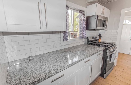 Northeast Reno Casa | Reno Upper Unit with King Bed & Pull-Out Couch