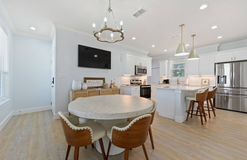 Old Town Casa | Renova in The Bay - Unit A